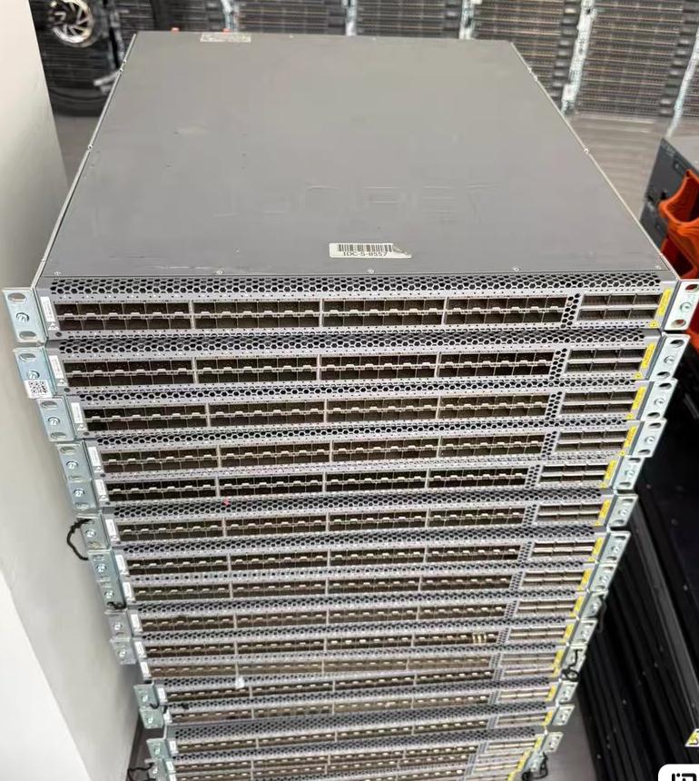 Juniper Switch QFX5100